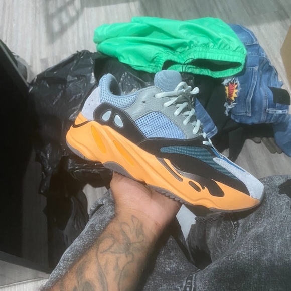 Yeezy Other - Yeezy boost 700